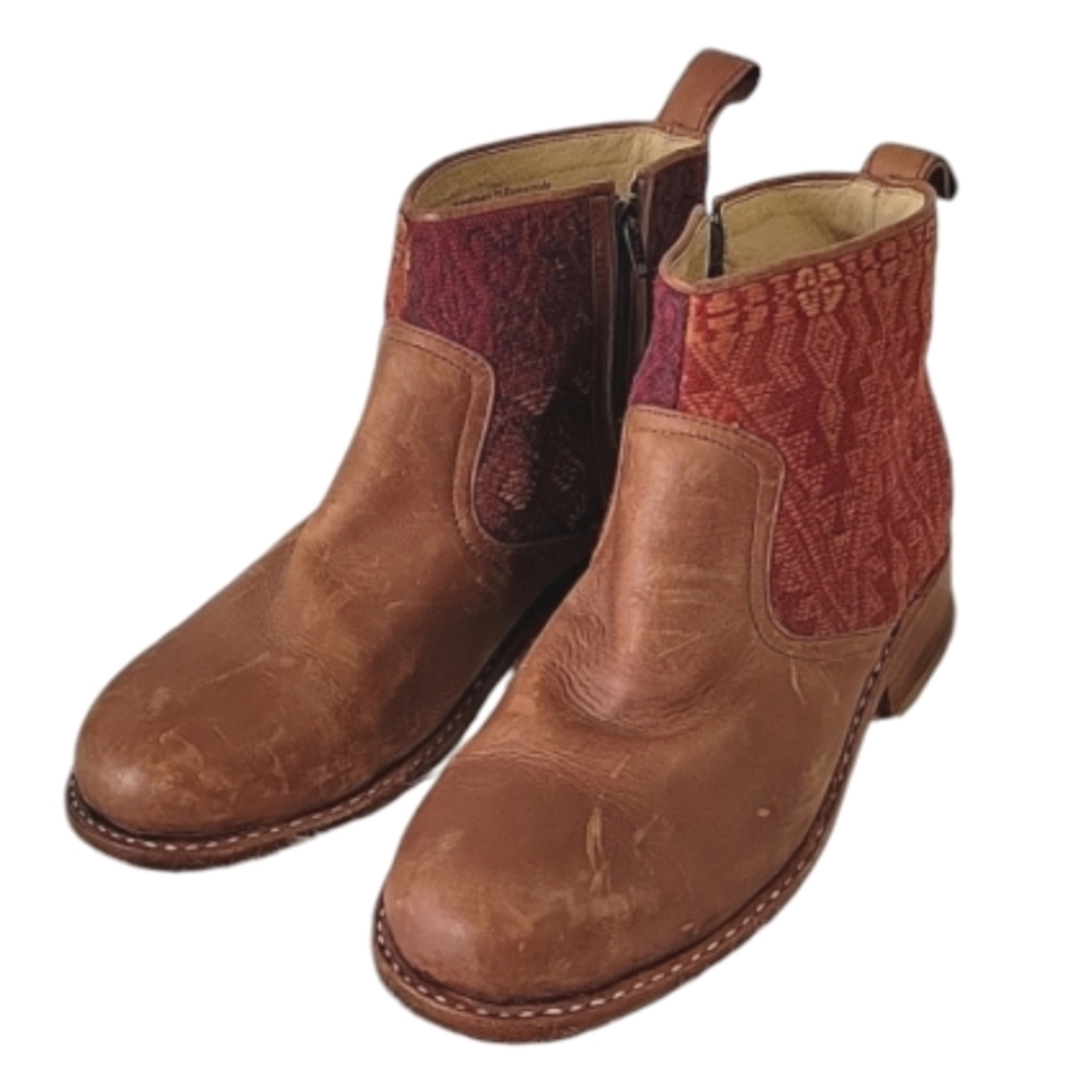 Teysha Textile Art Of The Americas Embroidered Leather Boots Aztec size 7.5